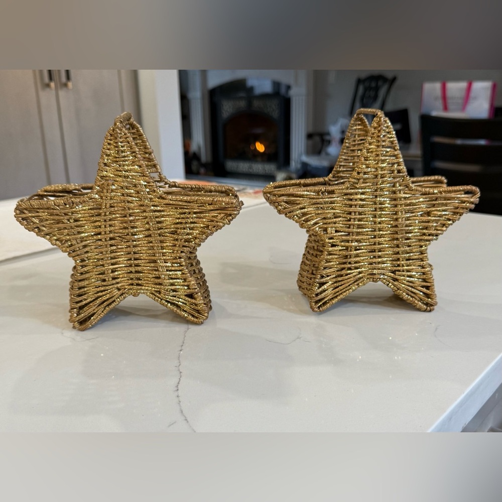 Gold Star-Shaped Wicker Decor baskets set of 2